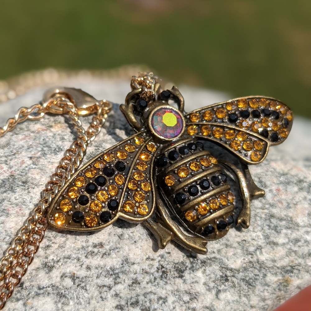🐝SOLD🐝Handmade Bee Necklace Gold Shiny Cute Gift Artisan